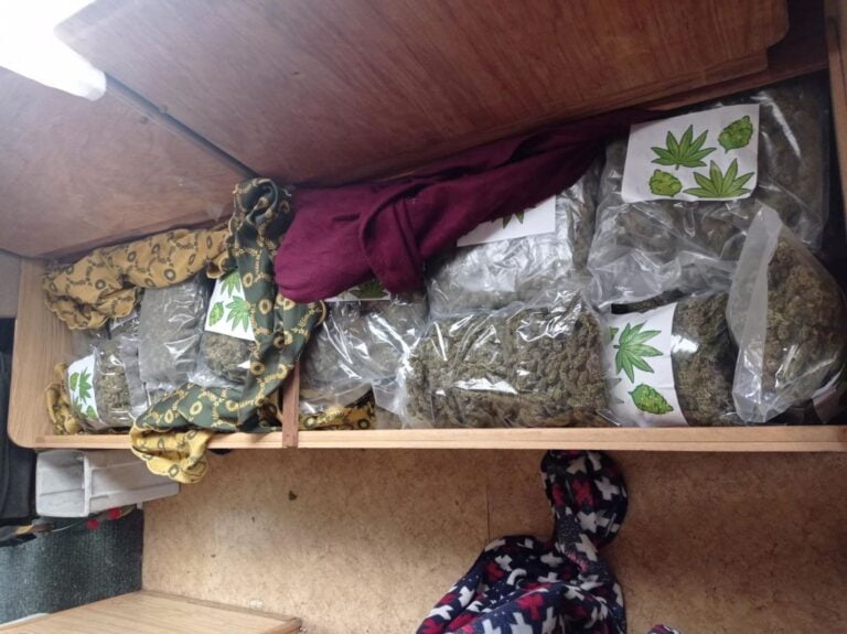 Mintegy 90 kilogramm drogot foglalt le a rendőrség, nyolc embert gyanúsítanak az ügyben