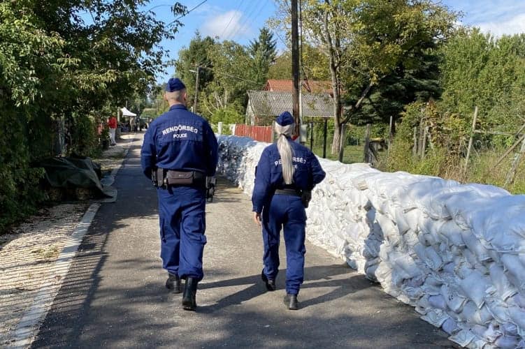 Fontos közleményt adott ki a rendőrség az árvízzel kapcsolatban