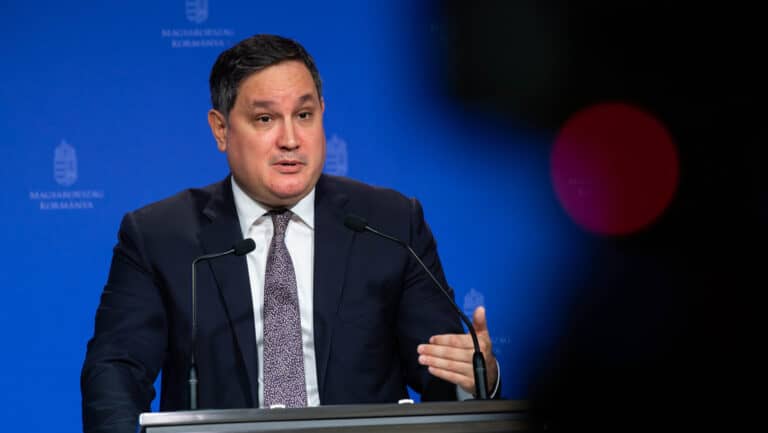 KSH: rosszul teljesít a magyar gazdaság, nagyot zuhantak a beruházások