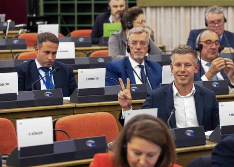 Ma hivatalosan is létrejött a Fidesz-DK nagykoalíció