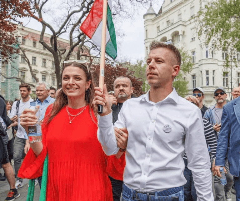 Zsarolás miatt nyomoznak: Magyar Péter feljelentette Vogel Evelint