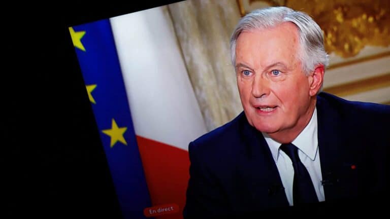 Michel Barnier bizalmatlansági szavazás után távozott