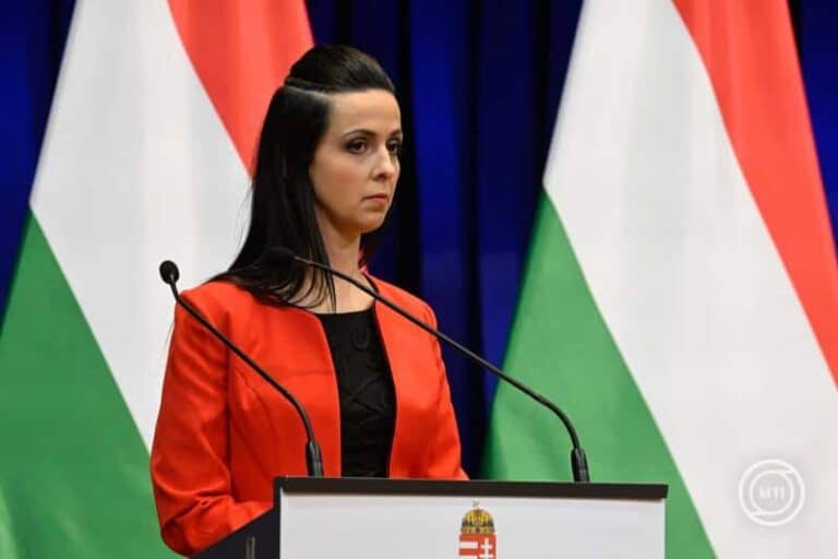 A bölcsődék fontos szerepet játszanak Magyarországon, mert segítik az anyák munkába állását