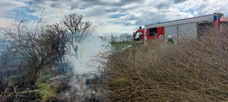 Baleset és tűz is adott munkát a hevesi lánglovagoknak