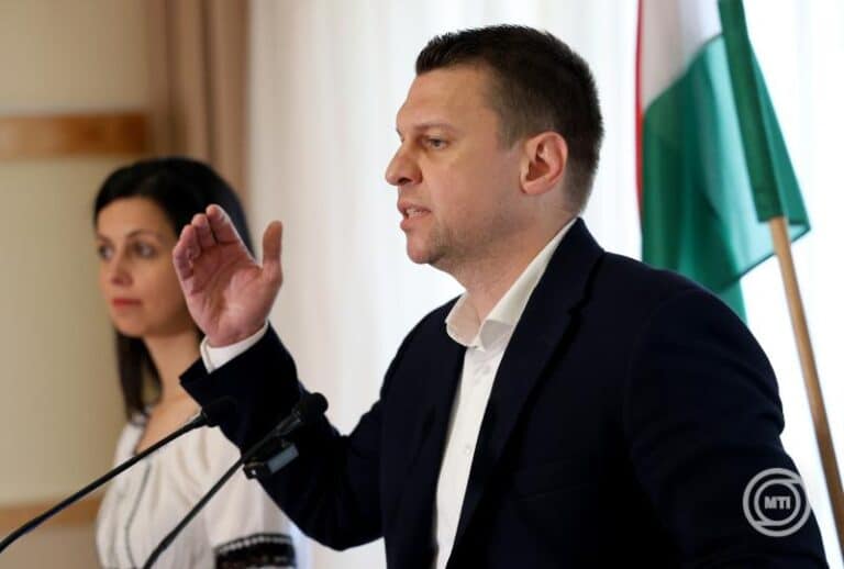 „világos az összejátszás a Tisza és az ukrán titkosszolgálat között”.