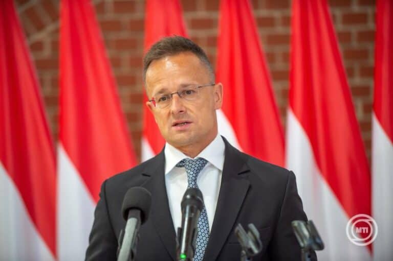 nem az ukrán elnök, hanem a magyar emberek döntik el, hogy Ukrajna csatlakozhat-e az EU-hoz