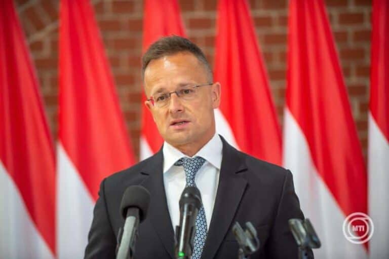 Szijjártó Péter: Magyarország és Szlovákia megakadályozta az újabb EU-s szankciós csomag elfogadását