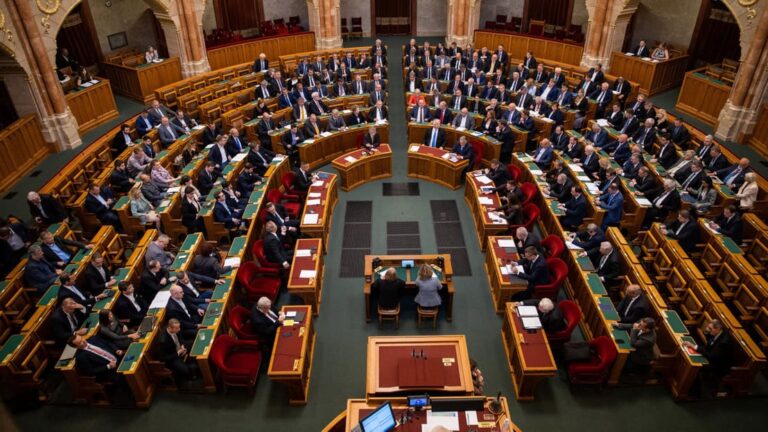Magyar Péter: „Mert egy nép azt mondta: Elég volt” – a TISZA Párt elnöke országos összefogásra hív október 23-án
