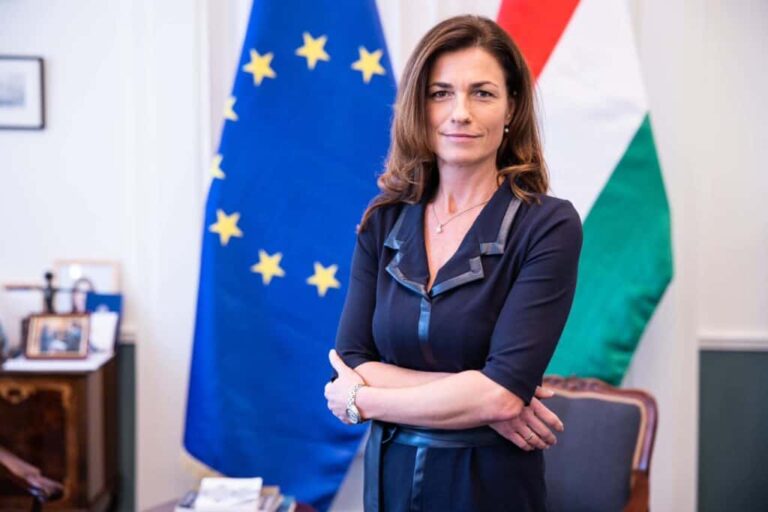 Elemzők szerint Varga Judit visszatérésétől semmit nem várhat a Fidesz, mert a kegyelmi botrány árnyéka még mindig kíséri a pártot