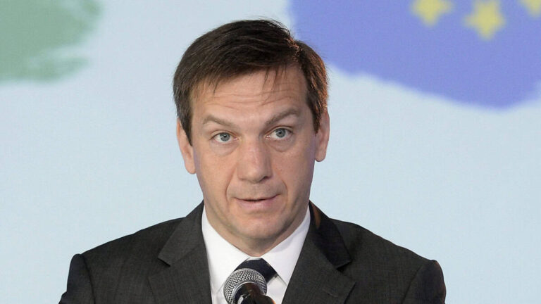 Bajnai szerint az Orbán-kormány arra készül, hogy egyszer kilépjen az EU-ból, csak ehhez nincs elég támogatottsága