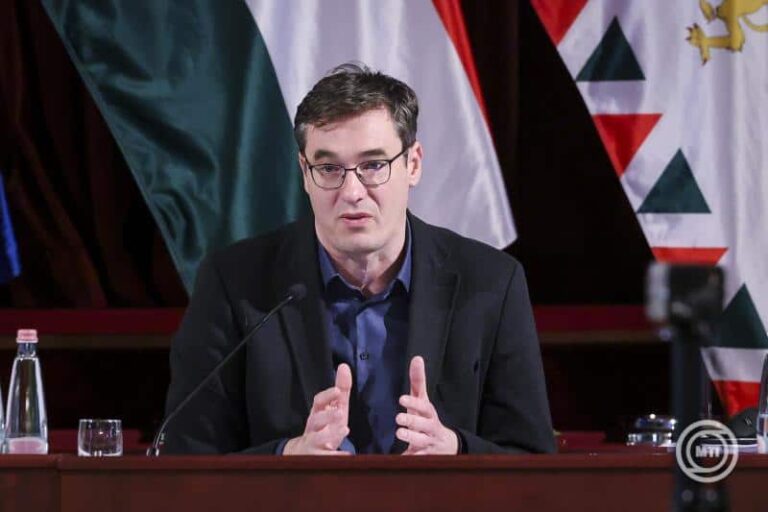 Karácsony Gergely: Fideszes politikusok négyszemközt elmondták, csodálják, hogy még nem döglöttünk meg