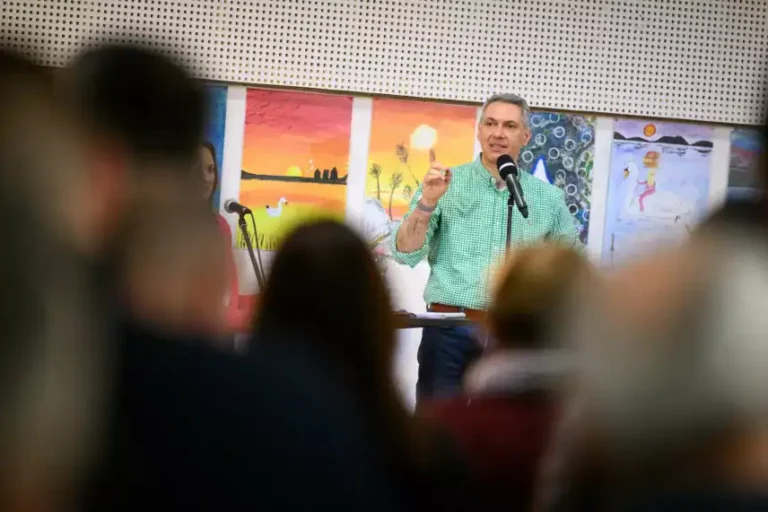 Magyar Péter: Lázár János takarodjon a közéletből! – éles politikai botrány egy kijelentés nyomán