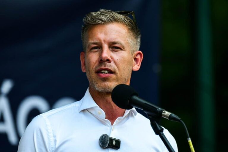 Magyar Péter felszólította Orbán Viktort, hogy tájékoztassa a nyilvánosságot öccse „üzelmeiről”