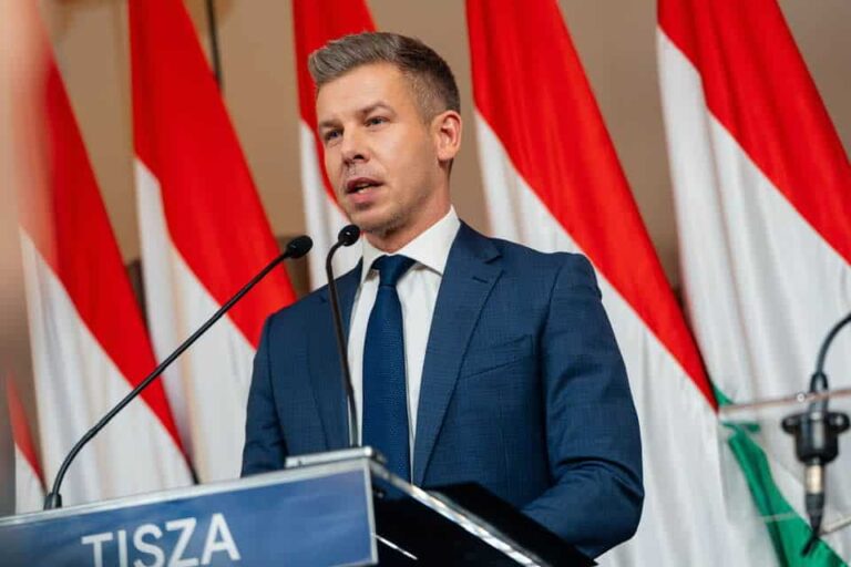 Magyar Péter: Sejtem, hogy olyan felvételt terveznek nyilvánosságra hozni, amelyen az akkori barátnőmmel intim együttlét közben vagyunk