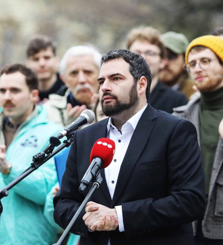 Jámbor András szerint a Sára Botond-ügy Orbán Viktor öccséig vezethet