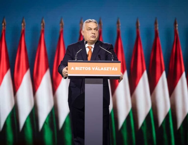 Orbán Viktor: Az ellenfél azt terjeszti, hogy a magyar gazdaság dögrováson van. Ez úgy marhaság, ahogy van