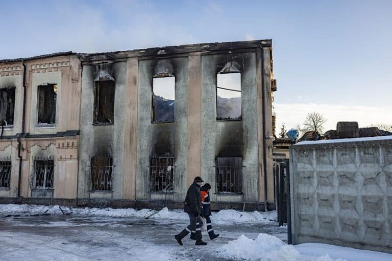 71 rakétával és 450 drónnal indított támadást Moszkva több ukrán város ellen