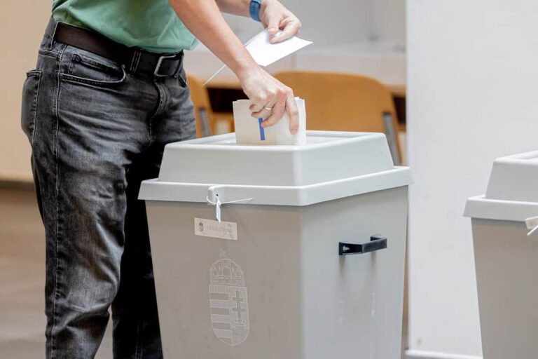 A korábbi polgármester nyerte az időközi választást Kalaznón