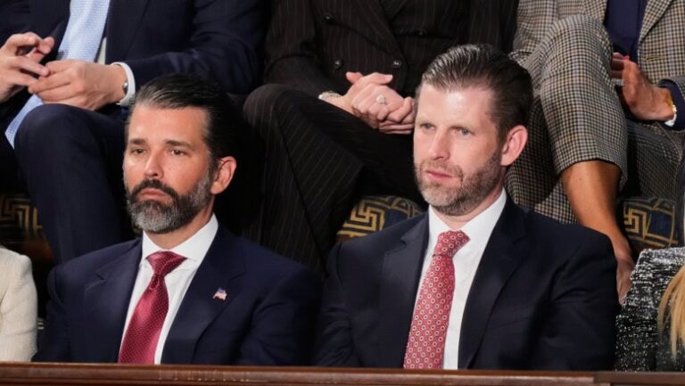 Újabb kérdések a Trump-család üzleti ügyei körül: Donald Trump fiai katonai drónokba fektetnek