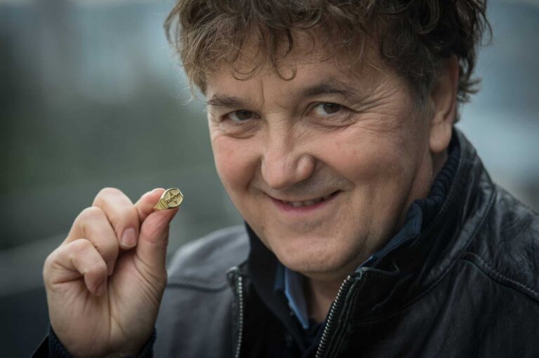 Meghalt Scherer Péter